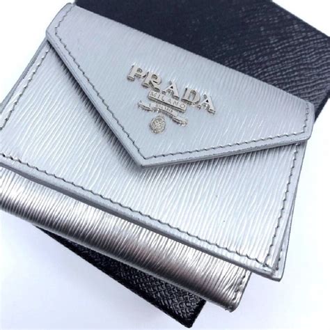 prada portafoglio pattina credit card holder|prada wallet logo.